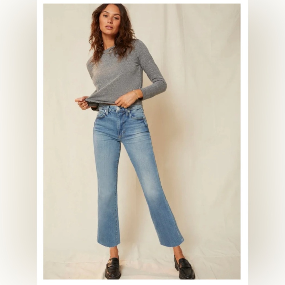 AMO High Rise Kick Crop Topanga Size 27